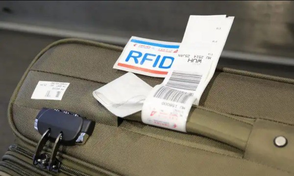 La révolution RFID dans le transport aérien : résoudre le problème des bagages perdus grâce aux systèmes de bagages intelligents