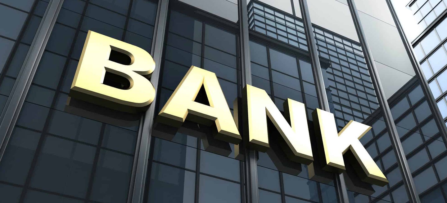 Système intelligent de gestion d'entrepôt pour les banques basé sur la technologie RFID