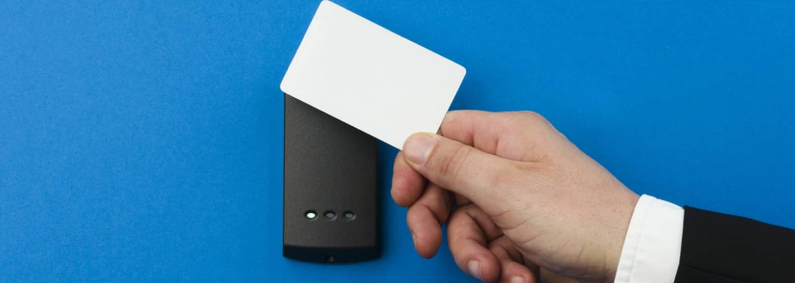 Création d'un campus intelligent : système de gestion par carte unique basé sur la technologie RFID