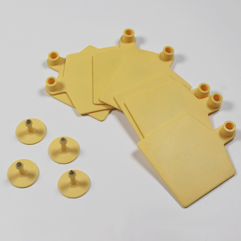 Étiquettes auriculaires RFID UHF UHF ISO18000-6c Gen2 pour animaux