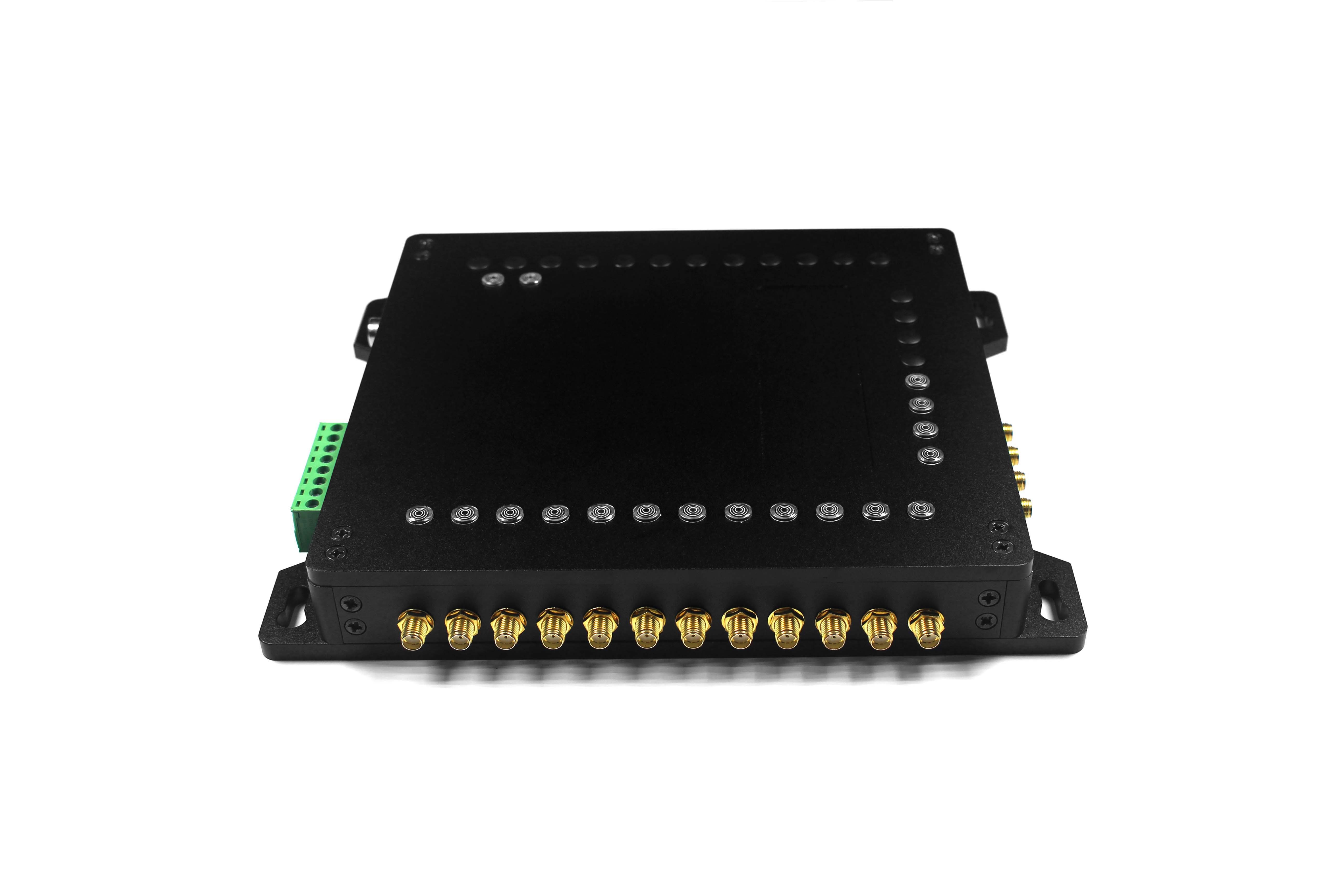 Lecteur RFID UHF fixe 16 ports avec longue portée de lecture et puce Impinj R2000